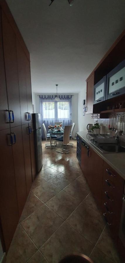 Appartement Daisy à Pula Extérieur photo