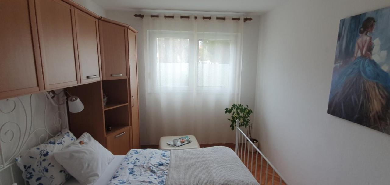 Appartement Daisy à Pula Extérieur photo